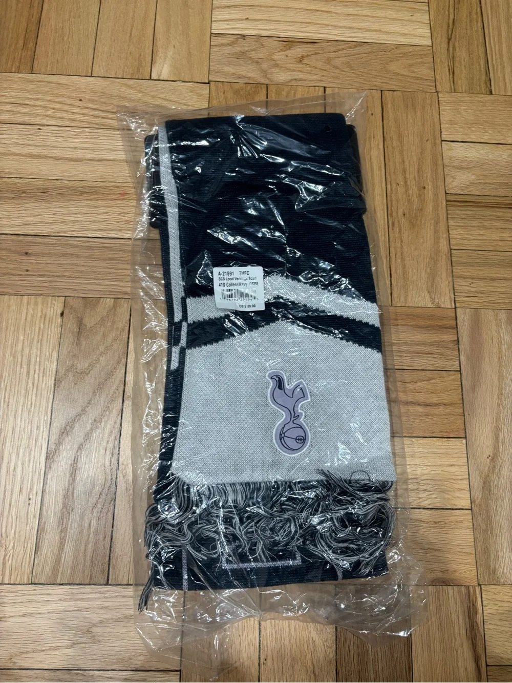 NWT Tottenham Hotspur Nike Local Verbiage College Navy Blue White Scarf